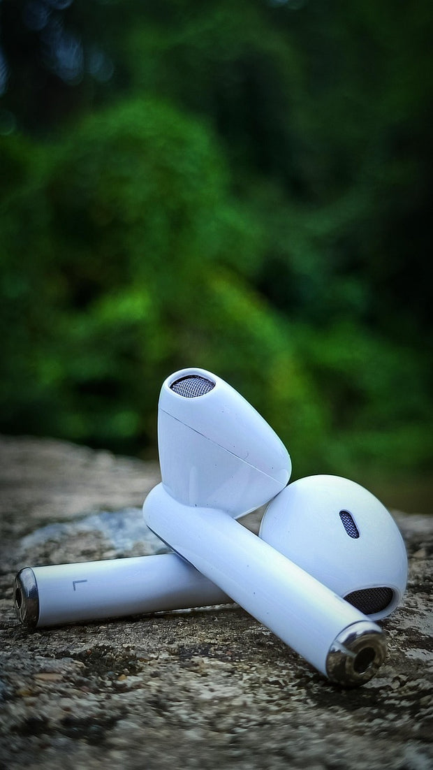 <h4><strong>New in</strong></h4><h1>Earbuds</h1>
